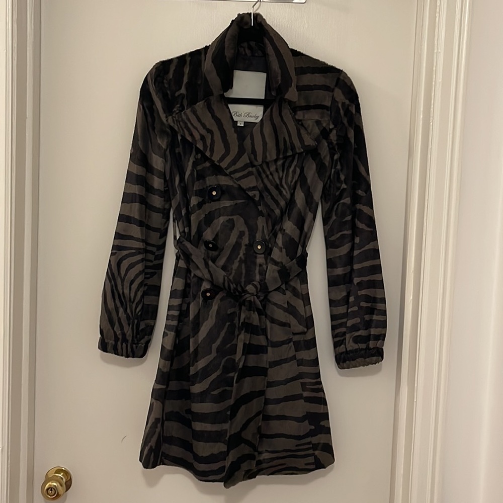Coat - Picture 2 of 8